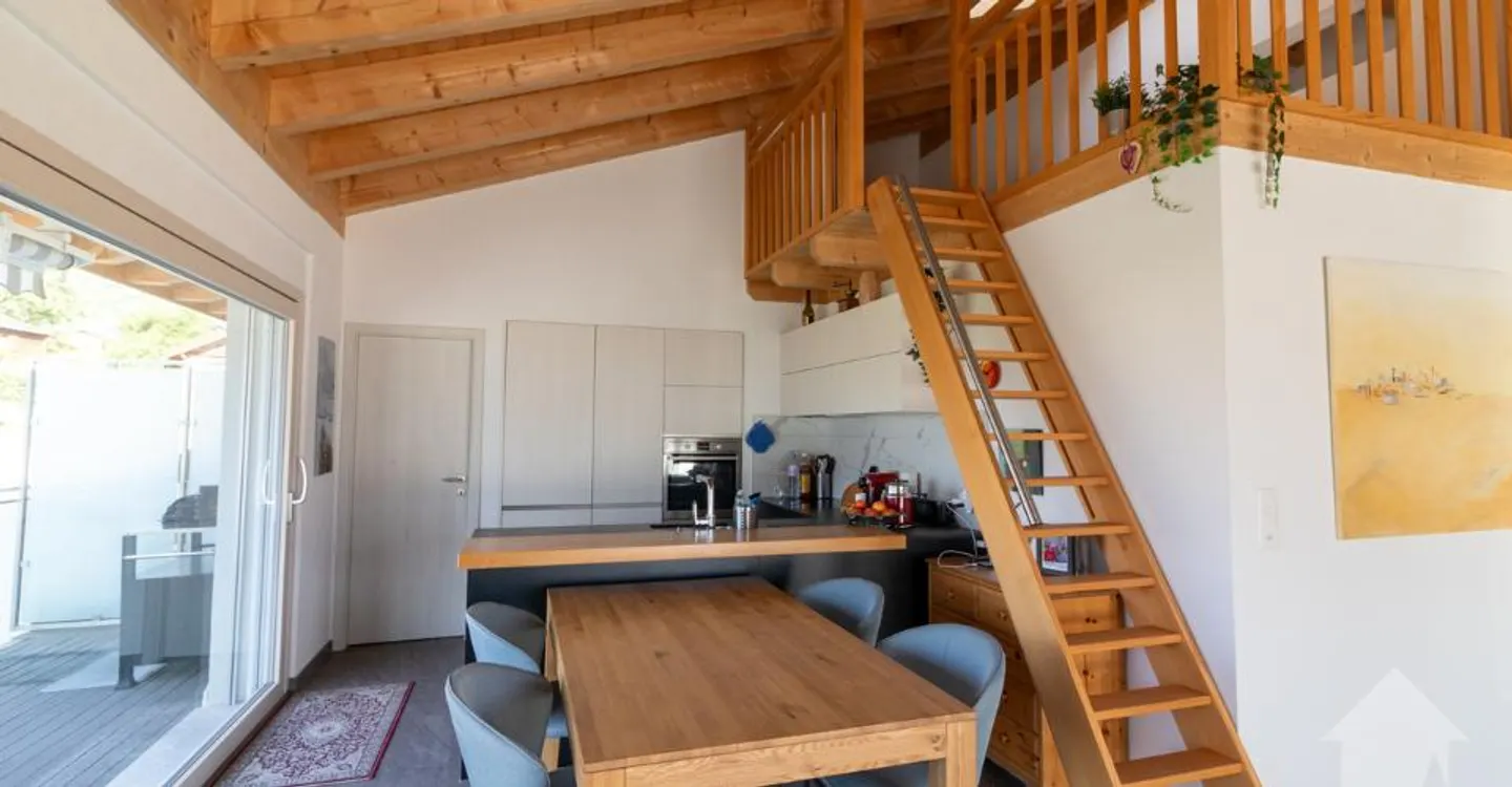 Charmant appartement mansardé à Chamoson - Photo 3 sur 12
