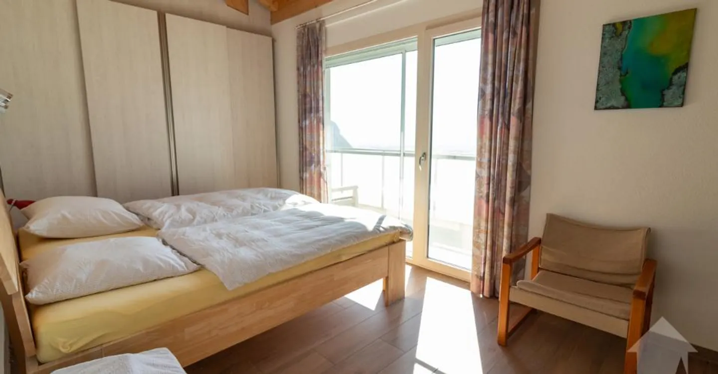 Charmant appartement mansardé à Chamoson - Photo 9 sur 12