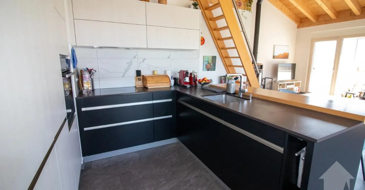 Charmant appartement mansardé à Chamoson - Photo 5 sur 12