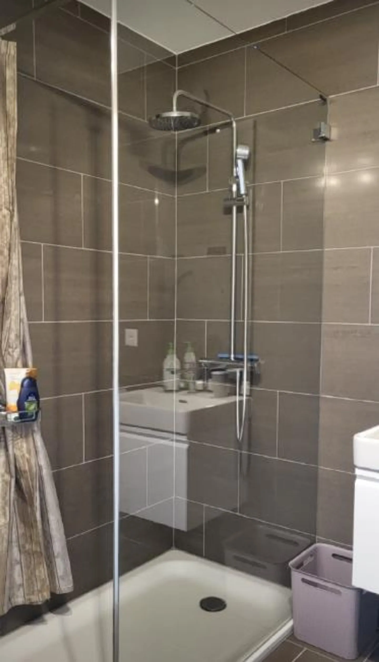 Charming apartment like new with 2.5 rooms - Photo 2 of 5