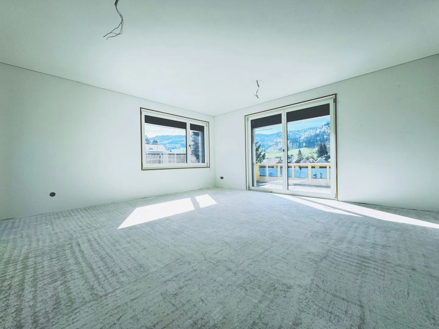 Maison individuelle de 4,5 pièces de haute qualité - Jardin avec vue dégagée, Carport + places de parking, 3 salles de bain - Photo 9 sur 31