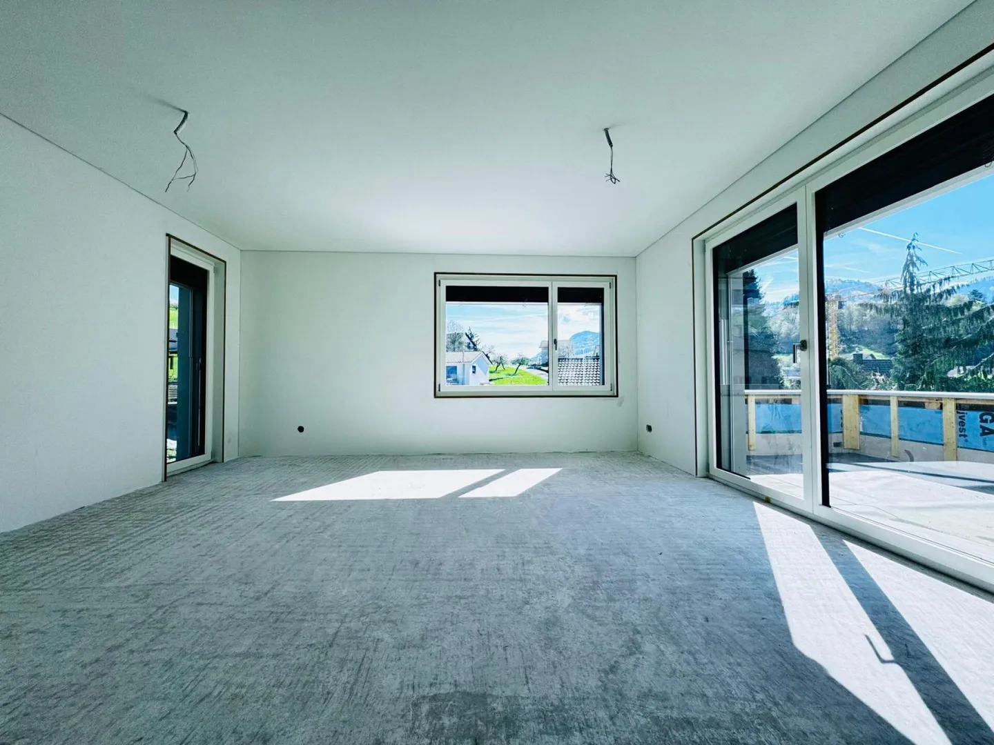 Maison individuelle de 4,5 pièces de haute qualité - Jardin avec vue dégagée, Carport + places de parking, 3 salles de bain - Photo 10 sur 31