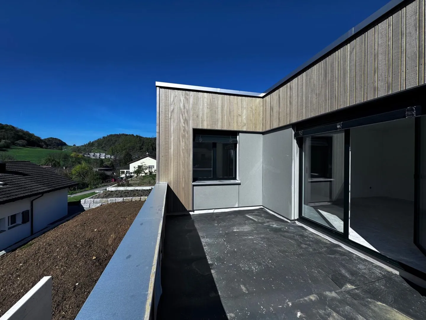 Maison individuelle de 4,5 pièces de haute qualité - Jardin avec vue dégagée, Carport + places de parking, 3 salles de bain - Photo 12 sur 31