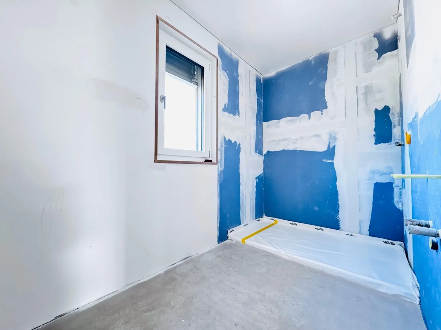 Maison individuelle de 4,5 pièces de haute qualité - Jardin avec vue dégagée, Carport + places de parking, 3 salles de bain - Photo 15 sur 31