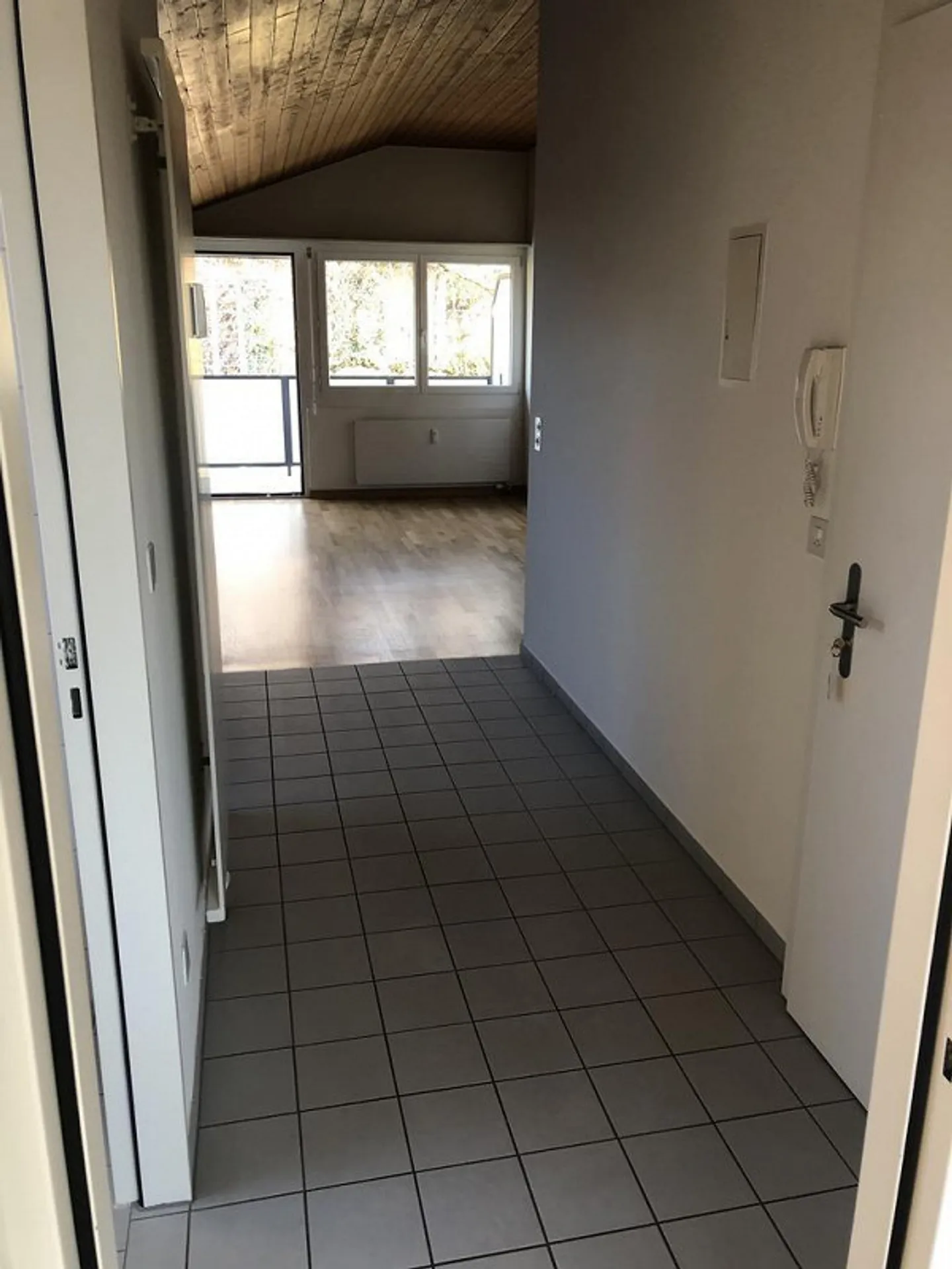 Moderno appartamento mansardato di 2,0 stanze con charme - Foto 6 di 9