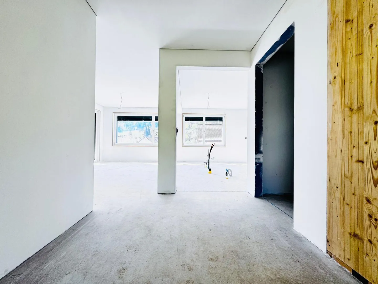 Maison individuelle de 4,5 pièces de haute qualité - Jardin avec vue dégagée, Carport + places de parking, 3 salles de bain - Photo 2 sur 31