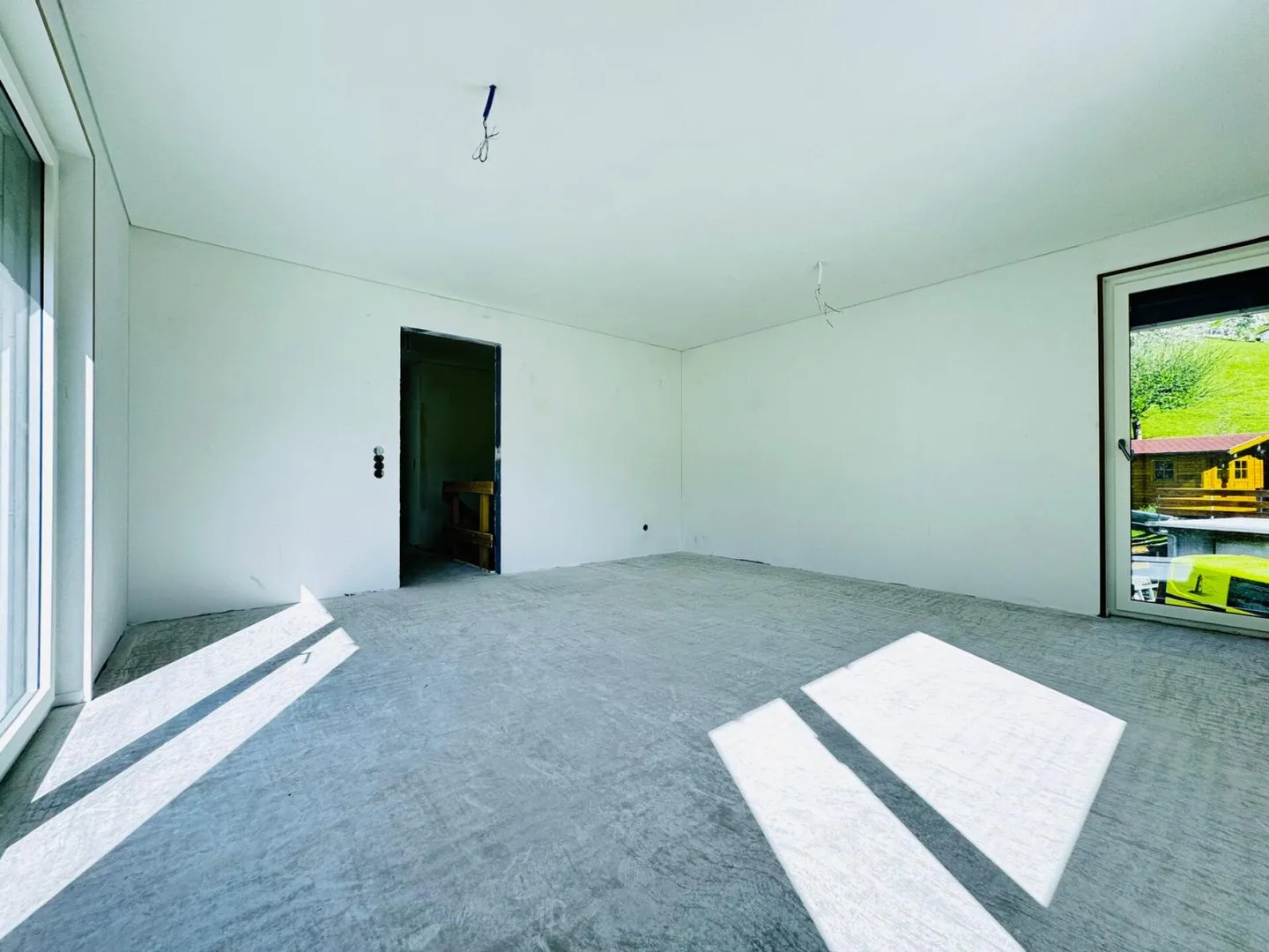 Maison individuelle de 4,5 pièces de haute qualité - Jardin avec vue dégagée, Carport + places de parking, 3 salles de bain - Photo 8 sur 31