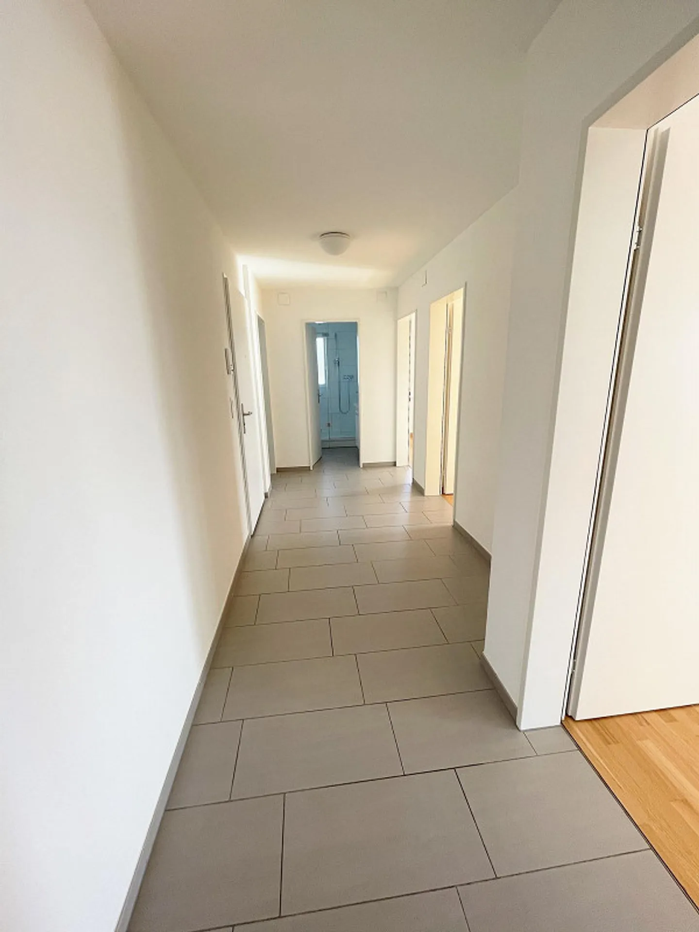 Appartamento soleggiato vicino al lago - Foto 7 di 9