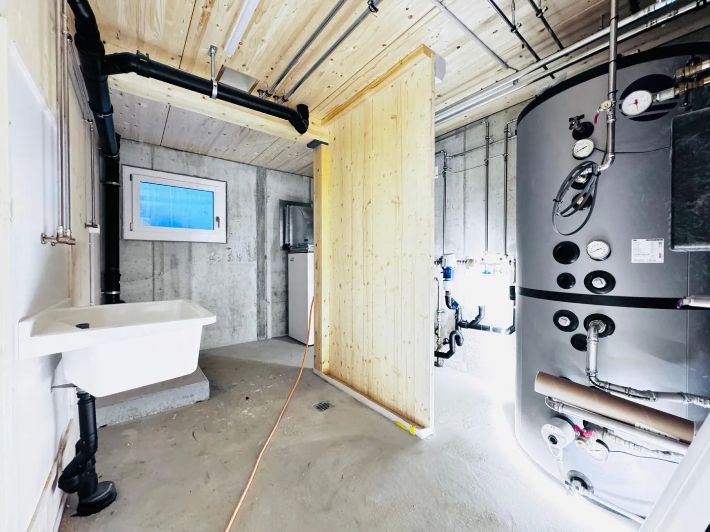 Maison individuelle de 4,5 pièces de haute qualité - Jardin avec vue dégagée, Carport + places de parking, 3 salles de bain - Photo 21 sur 31