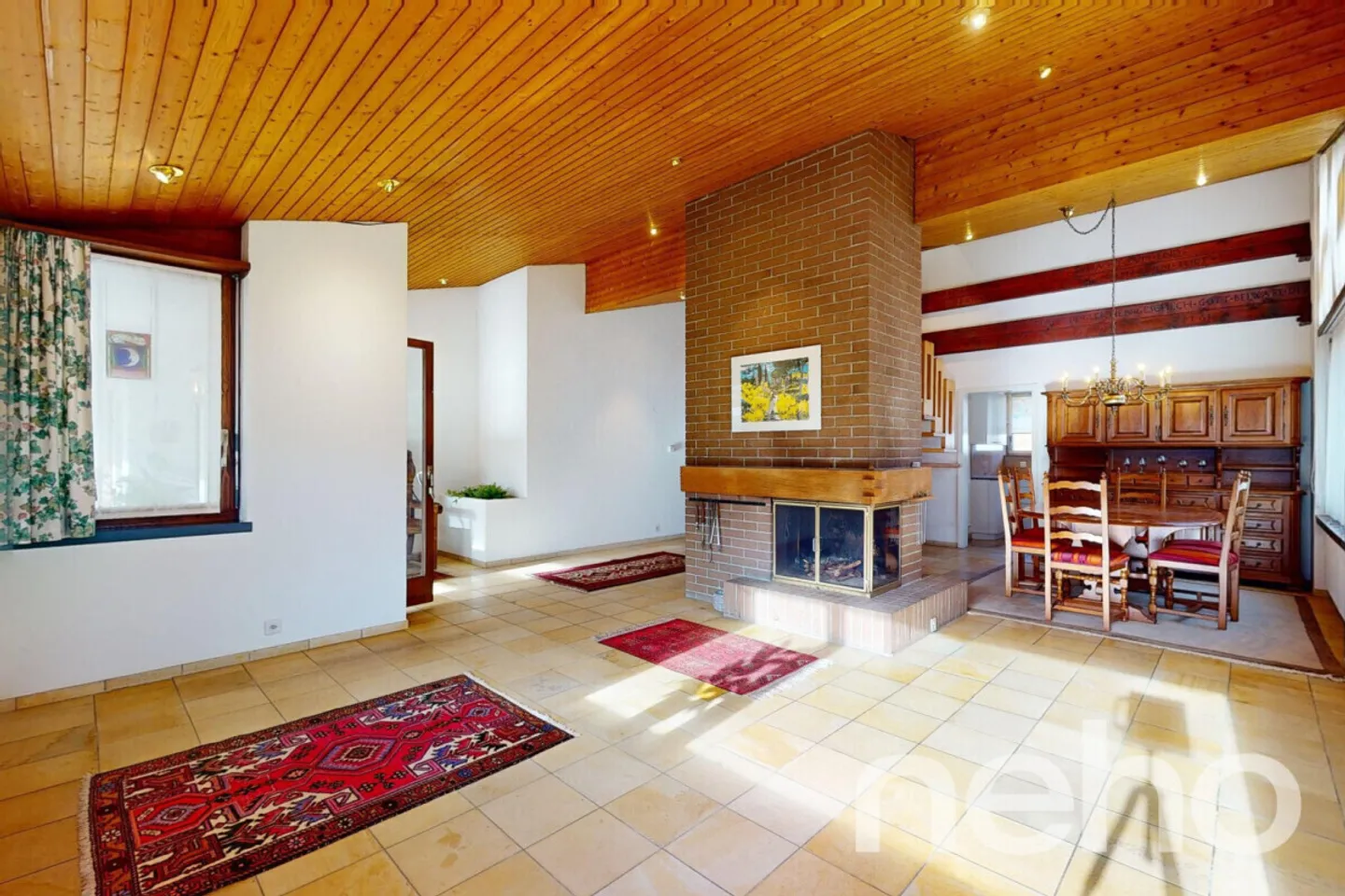 Detached Family Home with Large Garden in a Quiet Location - Photo 5 of 13