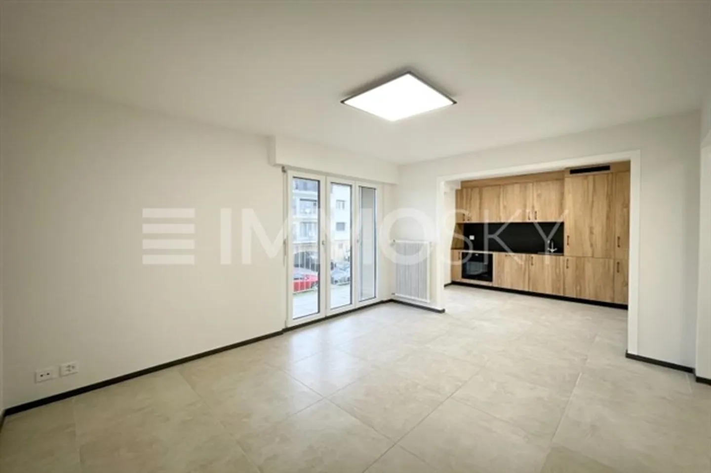 RESERVE – Yield approx. 3.8% 3.5 rooms renovated - Photo 3 of 5