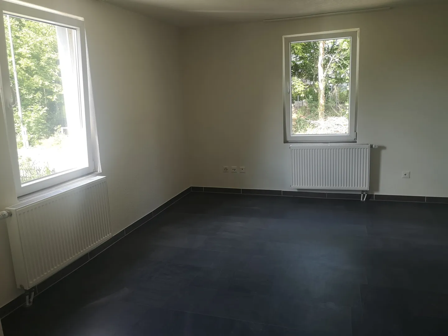 Renovierte Wohnung mit Terrasse - Foto 1 von 4