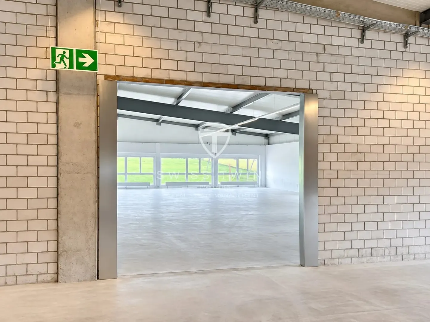 Top Commercial Location Oberrüti - 3,400 m² Storage Space with Optimal Logistics - Photo 11 of 13