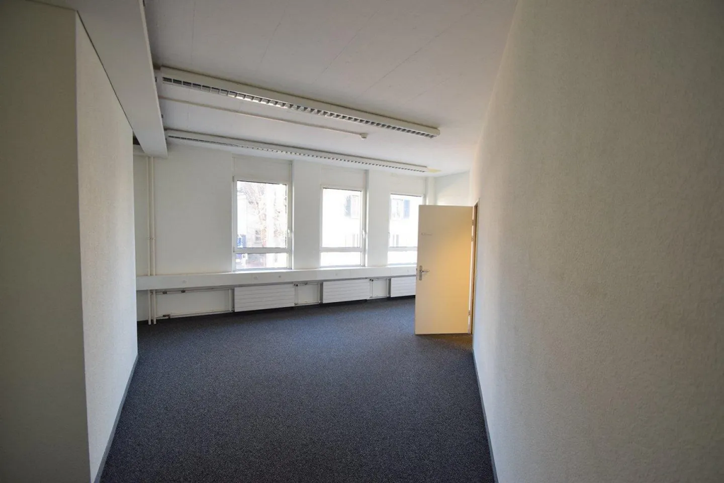 Spazi per uffici e magazzini moderni - Foto 12 di 13