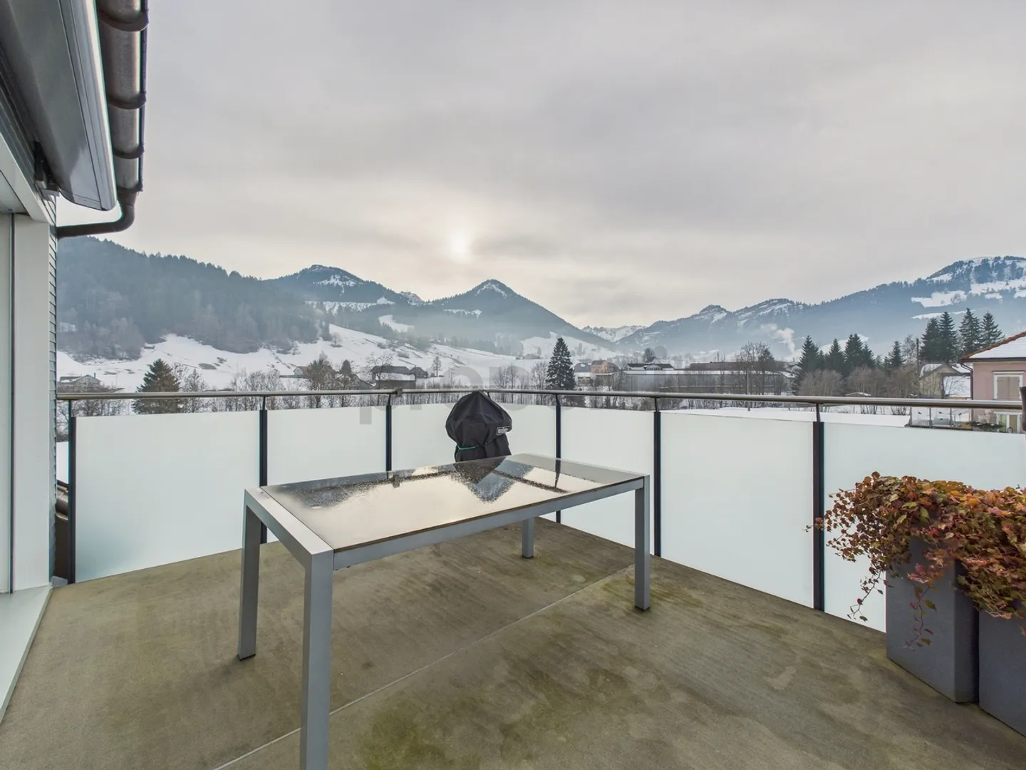 Charming 3.5-room apartment with balcony in Urnäsch - Photo 10 of 11