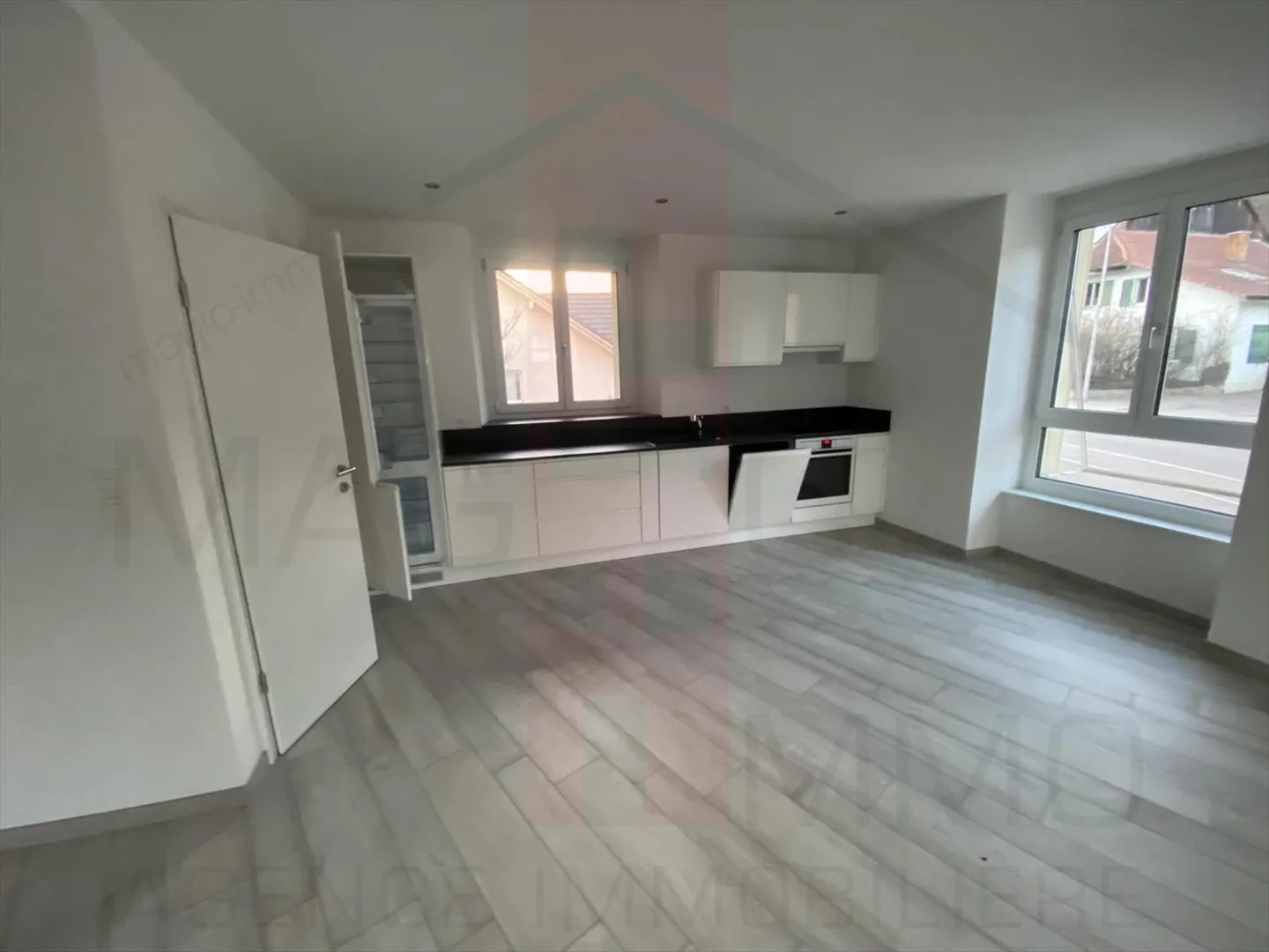 Edificio misto con 17 stanze - Foto 5 di 10