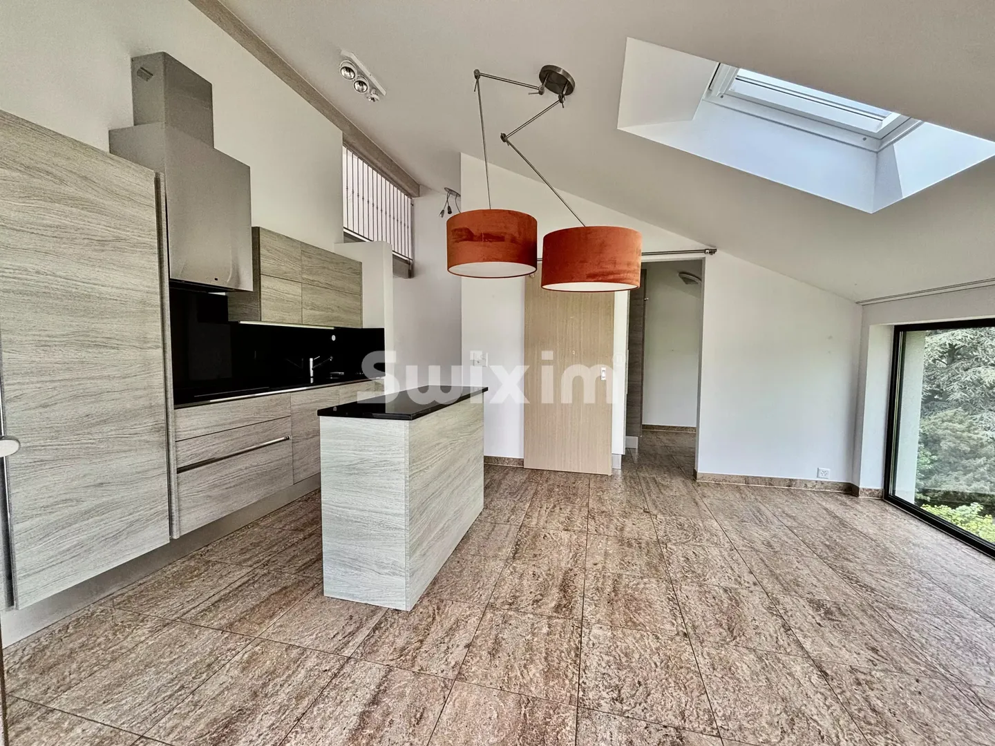 Single house for rent - Photo 2 of 11