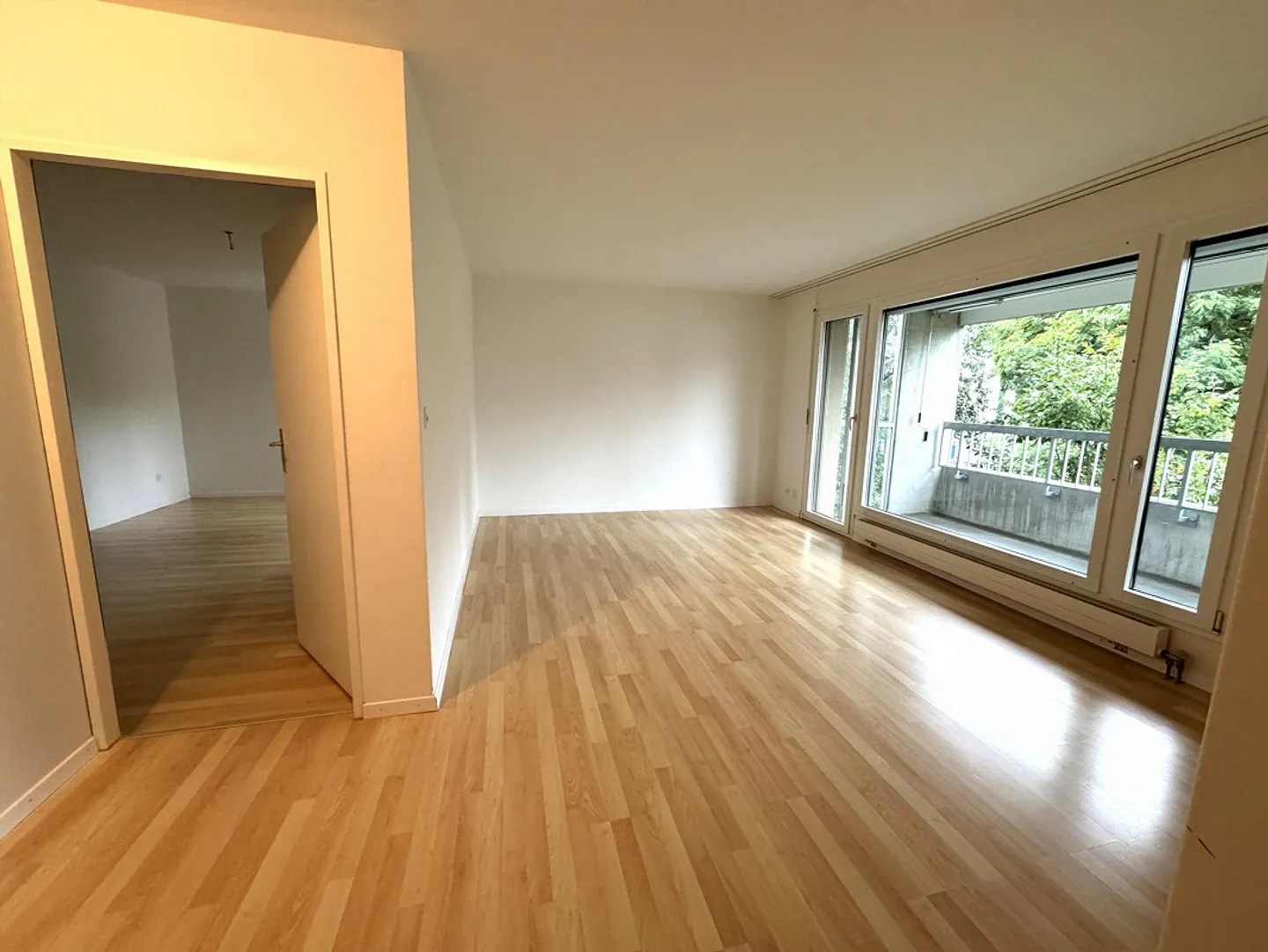 2-room apartment with a view - Photo 2 of 7