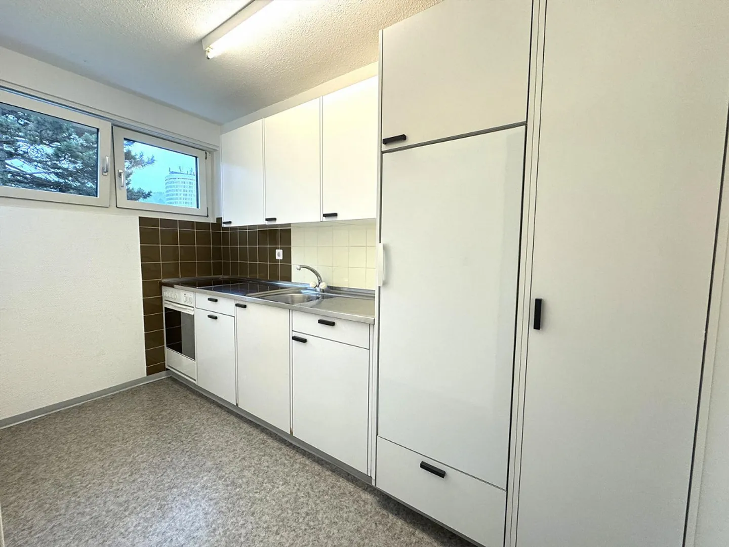 2-room apartment with a view - Photo 4 of 7