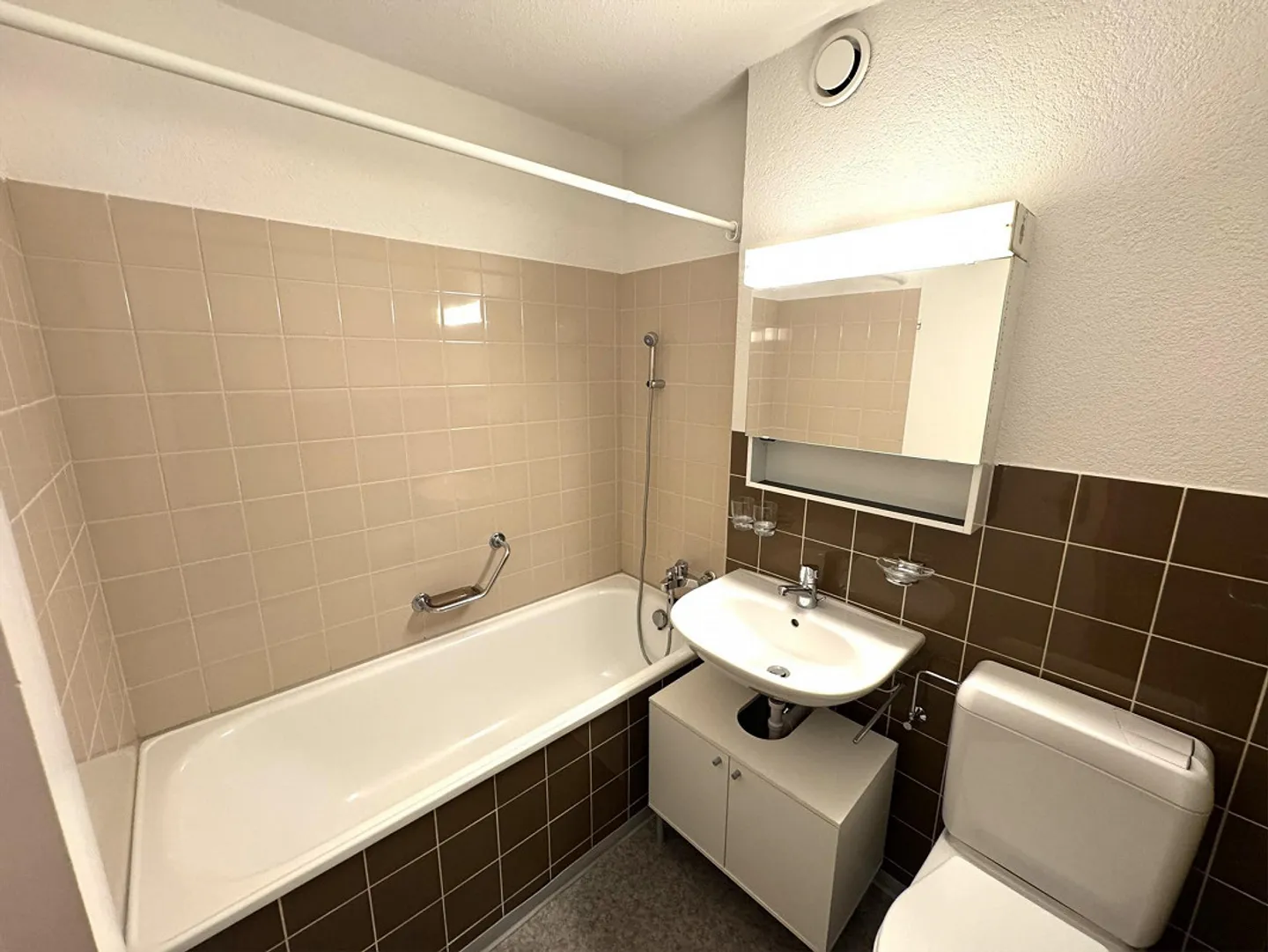 2-room apartment with a view - Photo 5 of 7