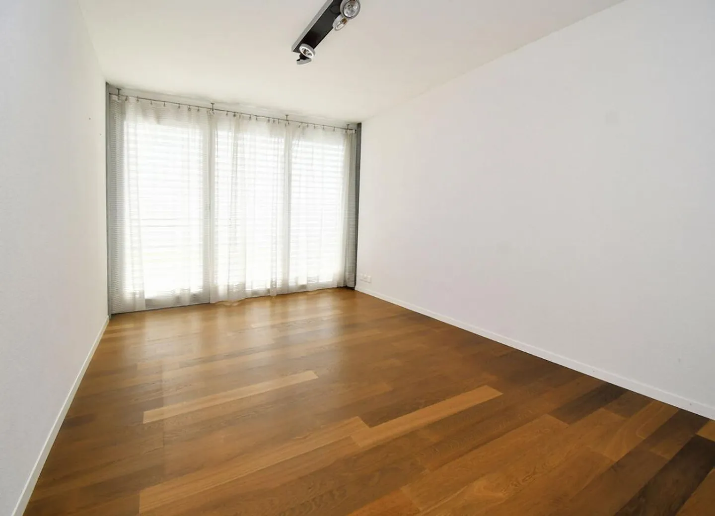 Vivere spazioso con giardino e area benessere! - Foto 6 di 18