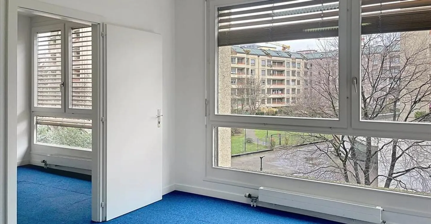 Office space for rent - Photo 1 of 13