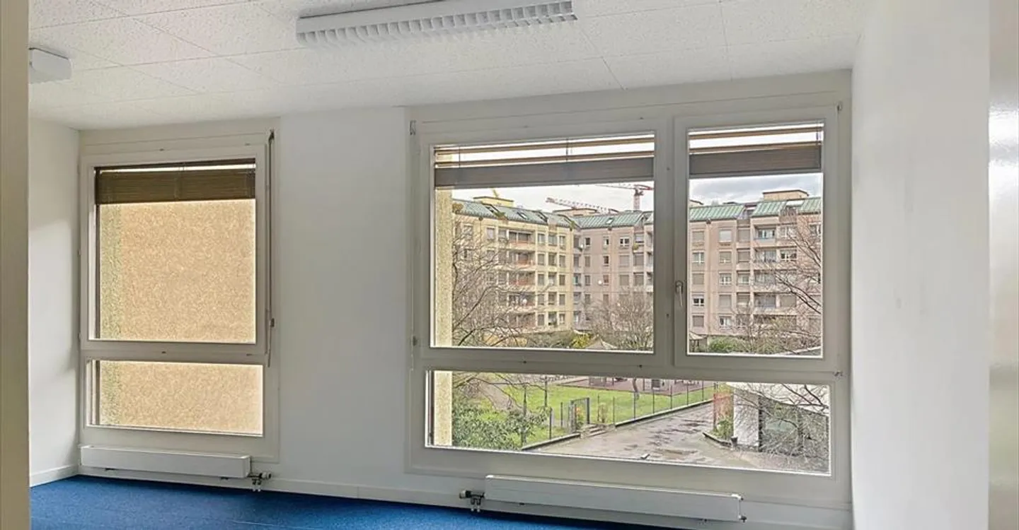 Office space for rent - Photo 2 of 13