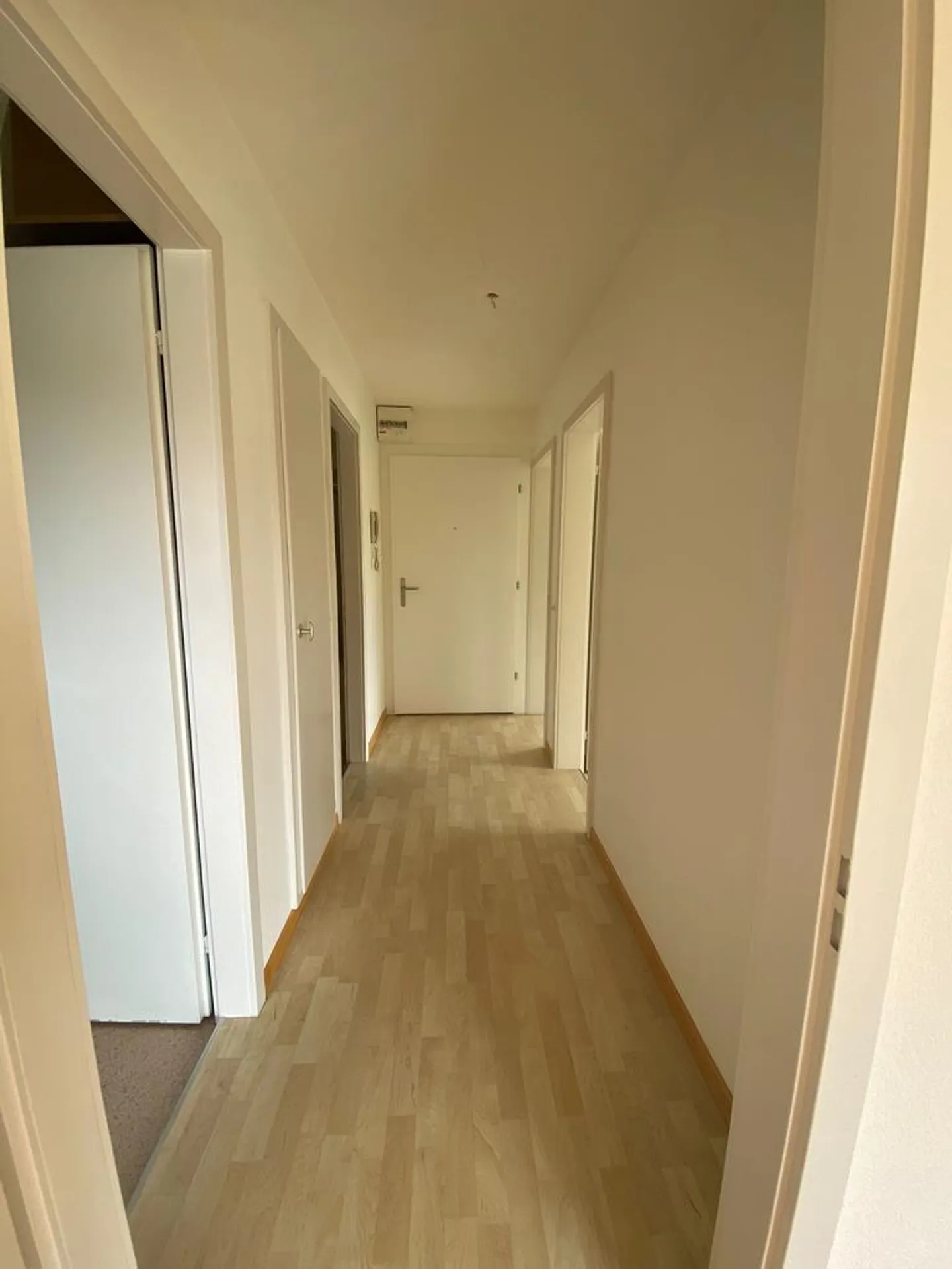 Vivre dans un quartier résidentiel ensoleillé et verdoyant - Photo 3 sur 8