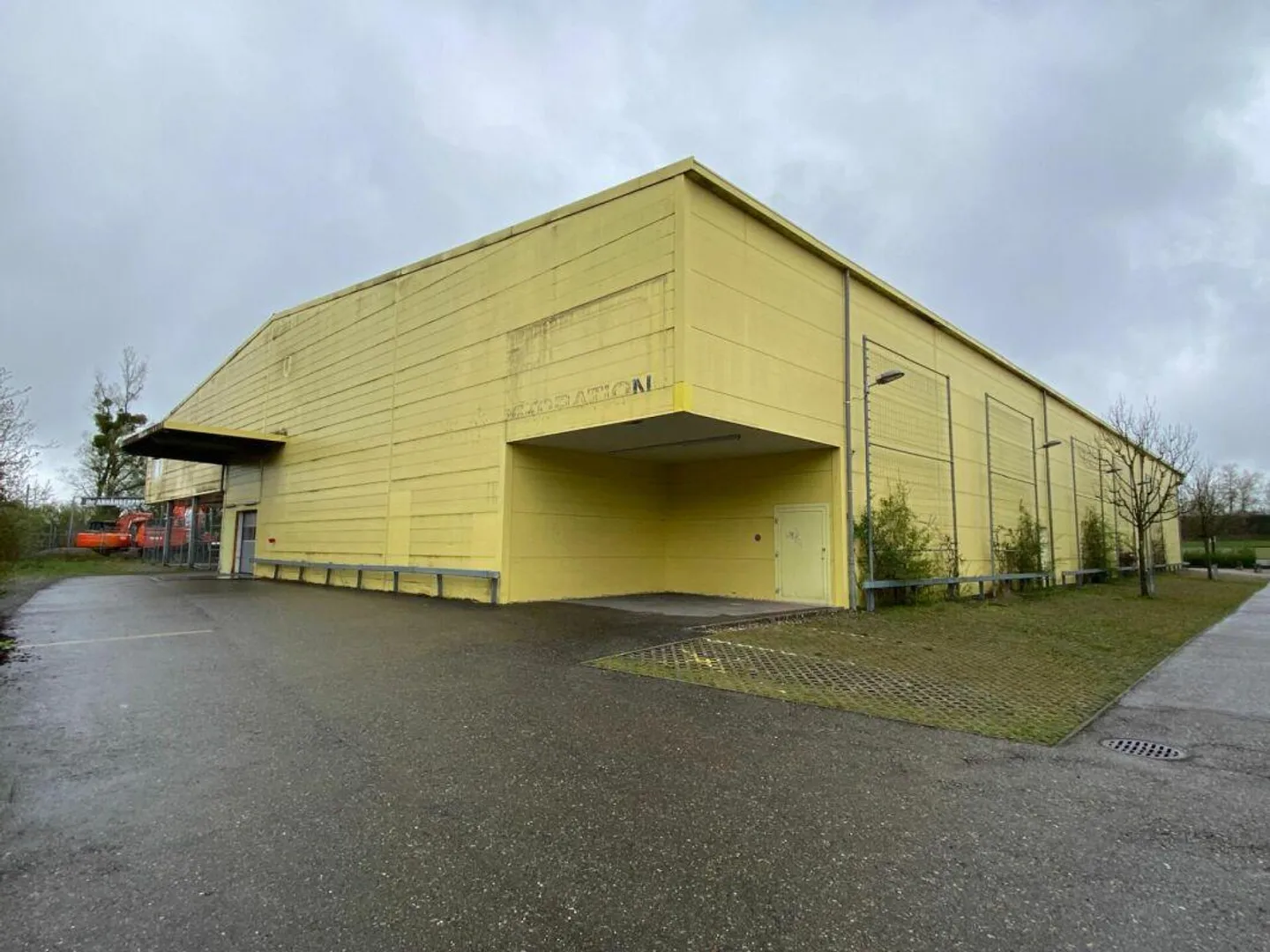 Geräumige Gewerbefläche zu Vermieten - Foto 2 von 8