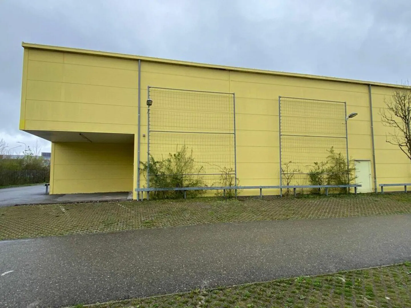 Geräumige Gewerbefläche zu Vermieten - Foto 3 von 8
