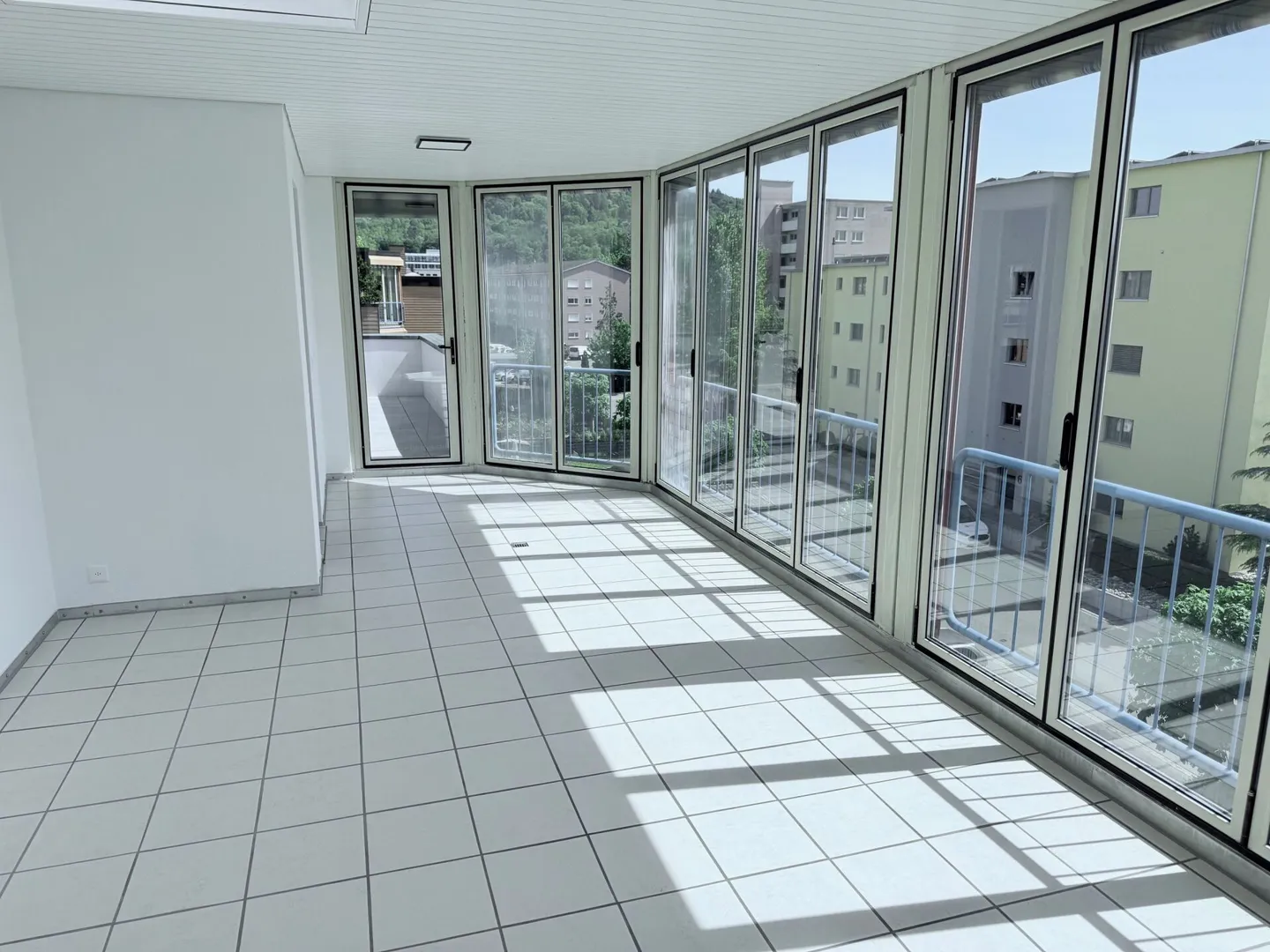 Completely renovated 6-room penthouse with large winter garden - Photo 5 of 23