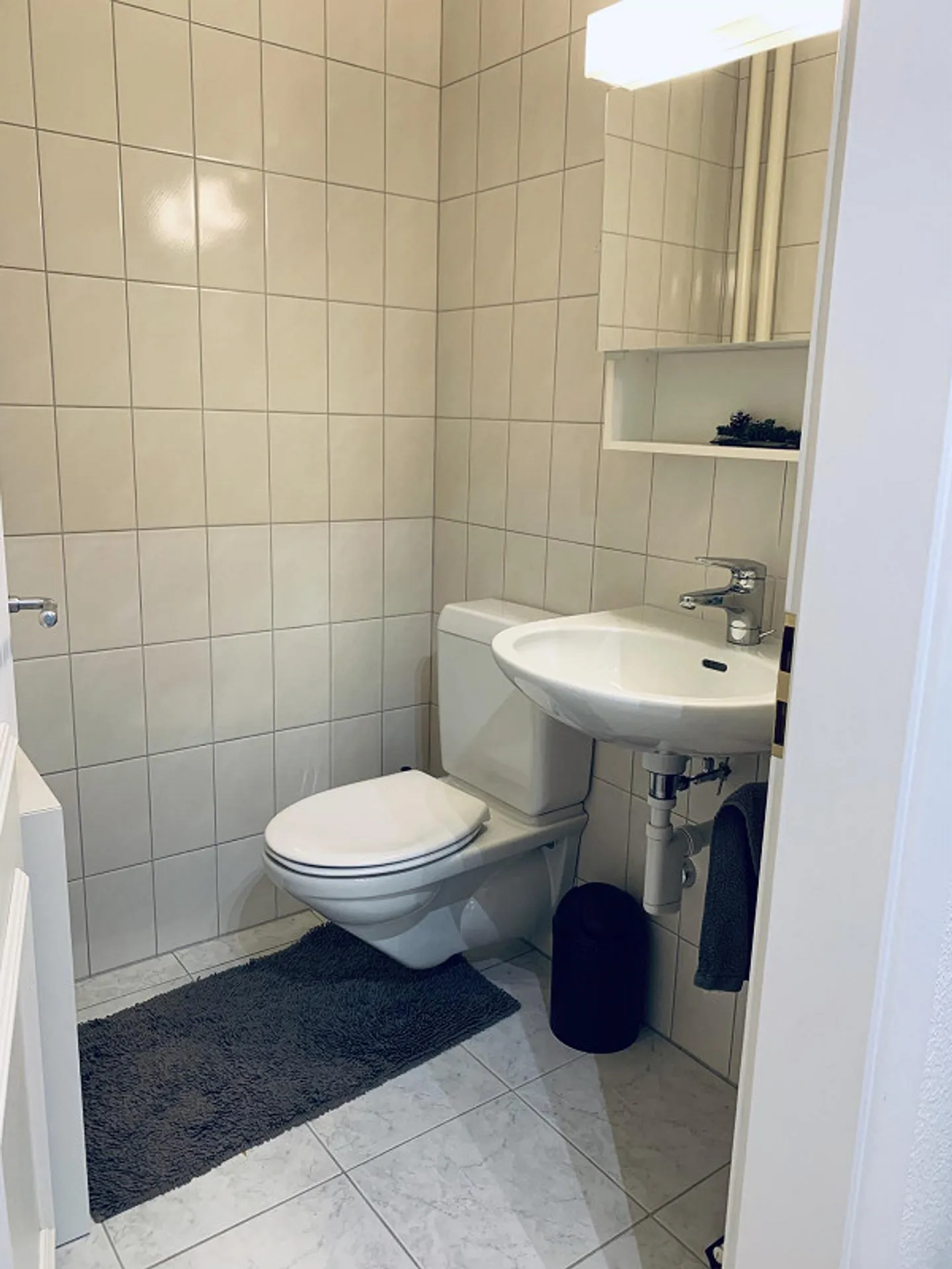 Garden apartment in quiet rear building - Photo 7 of 15