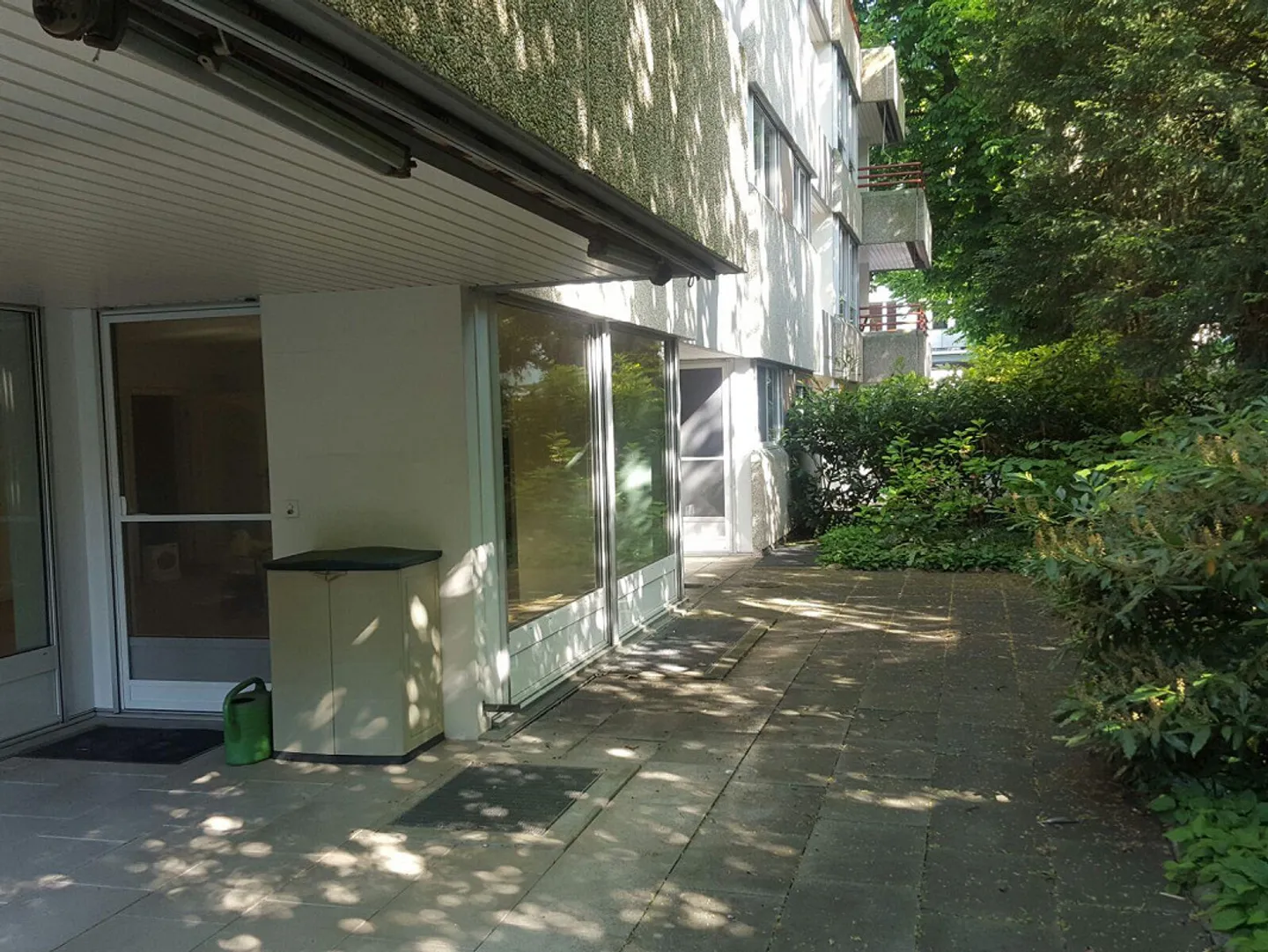 Garden apartment in quiet rear building - Photo 12 of 15
