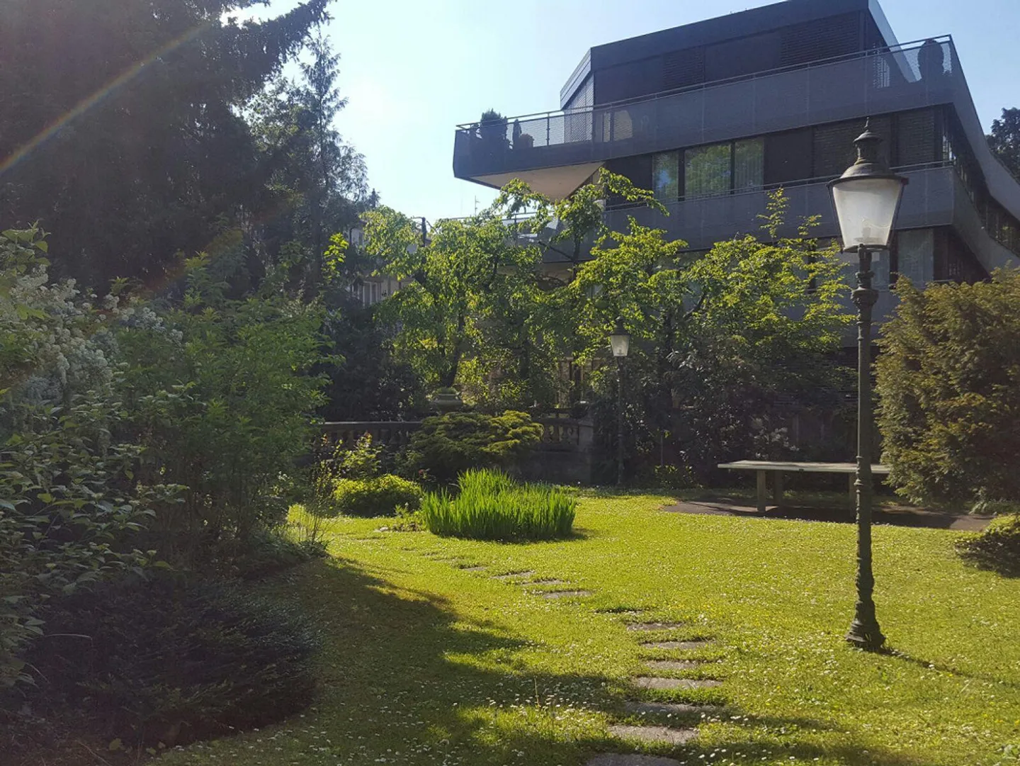 Garden apartment in quiet rear building - Photo 13 of 15