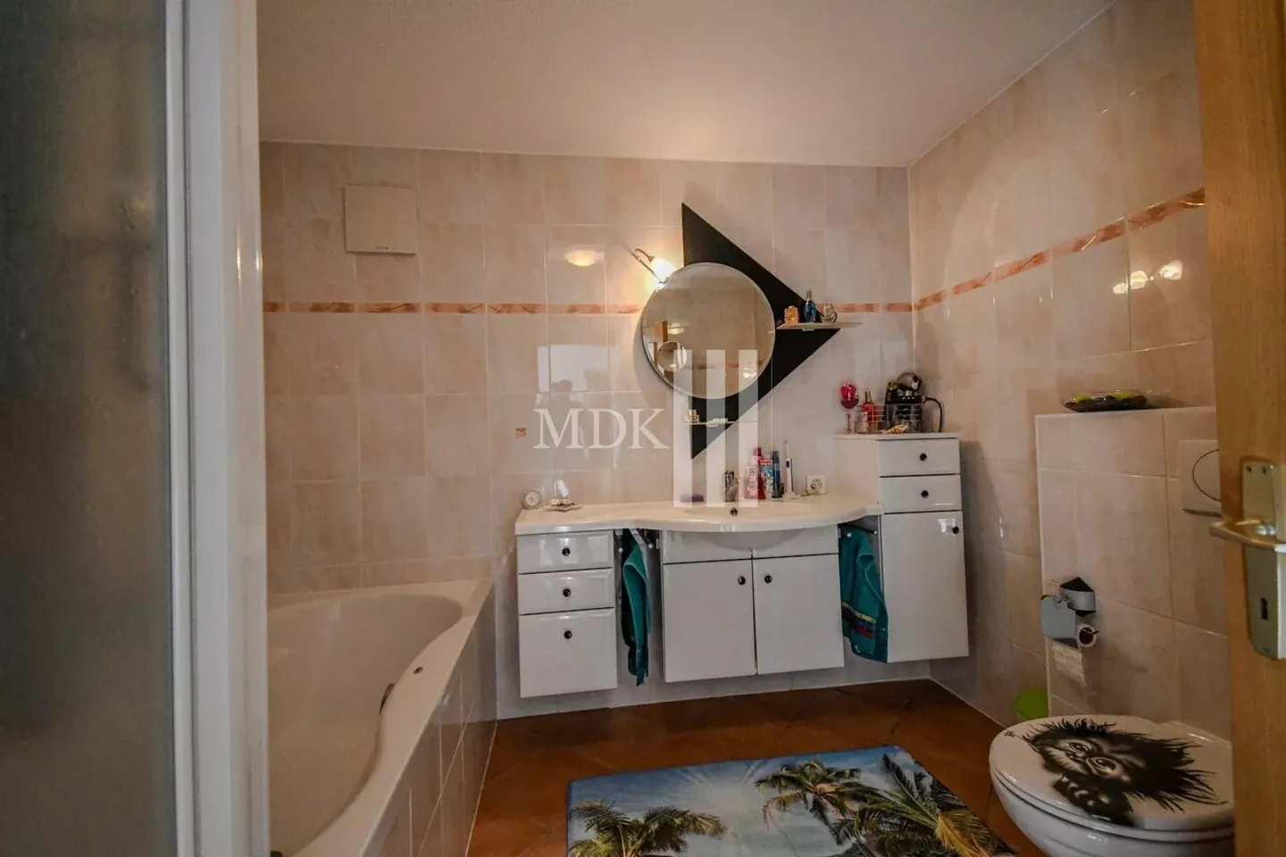 Appartement Charmant avec Terrasse - Photo 3 sur 9
