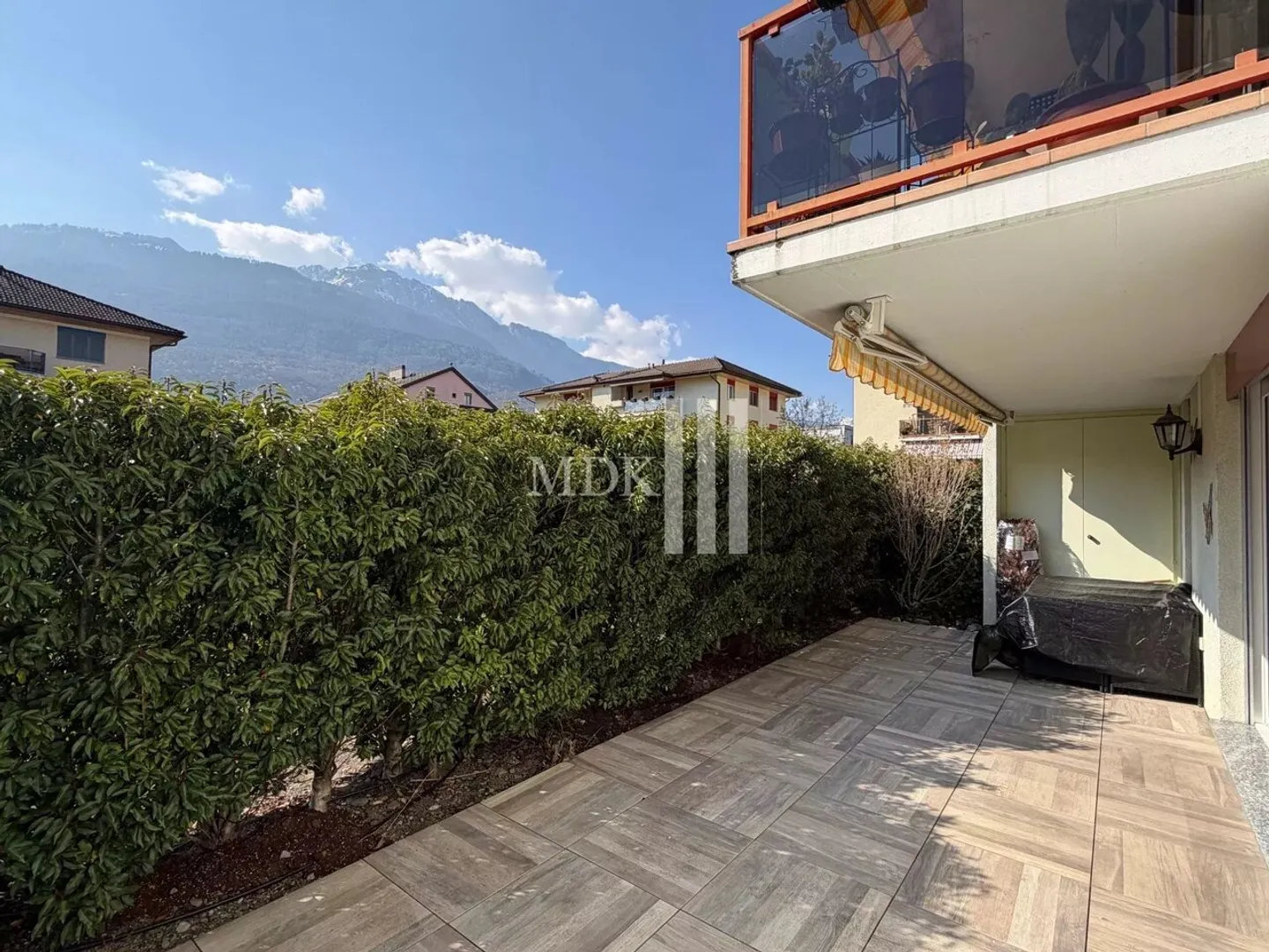 Appartement Charmant avec Terrasse - Photo 8 sur 9
