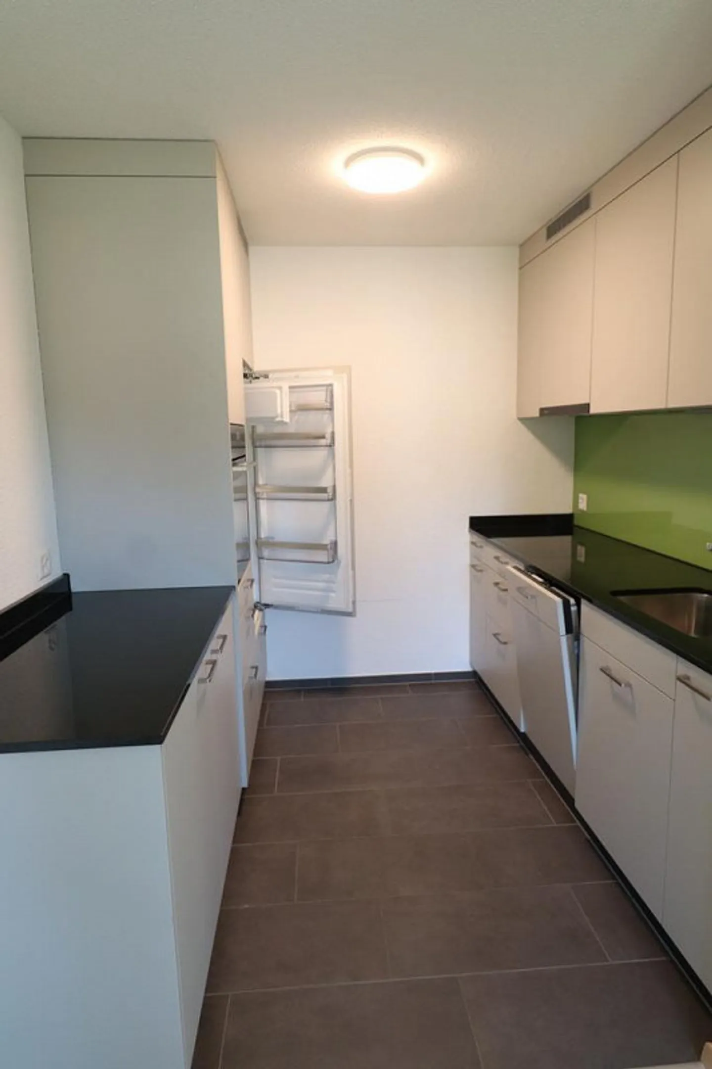Appartement 2 1/2 pièces au 2ème étage avec balcon - Photo 3 sur 10