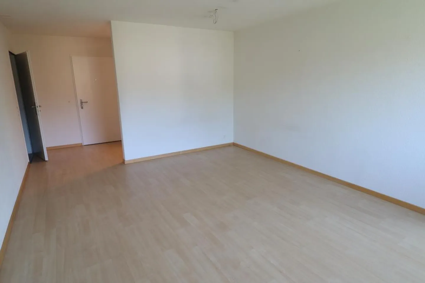 Appartement 2 1/2 pièces au 2ème étage avec balcon - Photo 8 sur 10