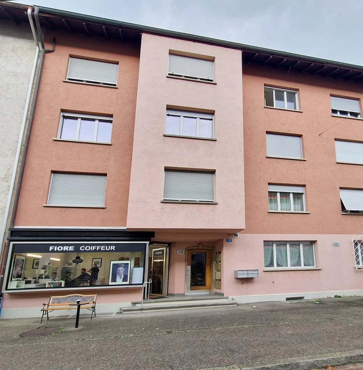 Bell'appartamento in una posizione tranquilla - Foto 1 di 8