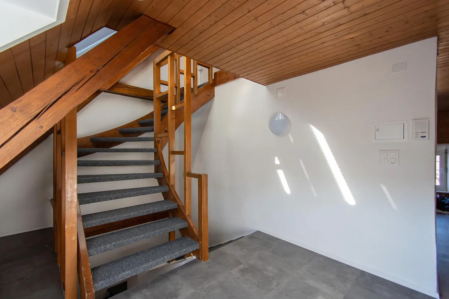 Maisonette-Dachwohnung con vista panoramica vicino al centro storico - Foto 11 di 13