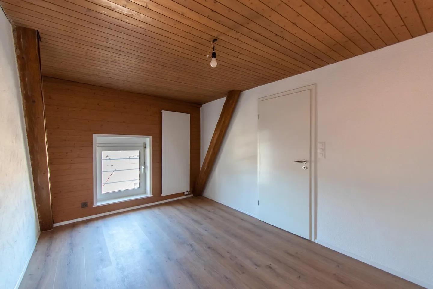 Maisonette-Dachwohnung con vista panoramica vicino al centro storico - Foto 12 di 13