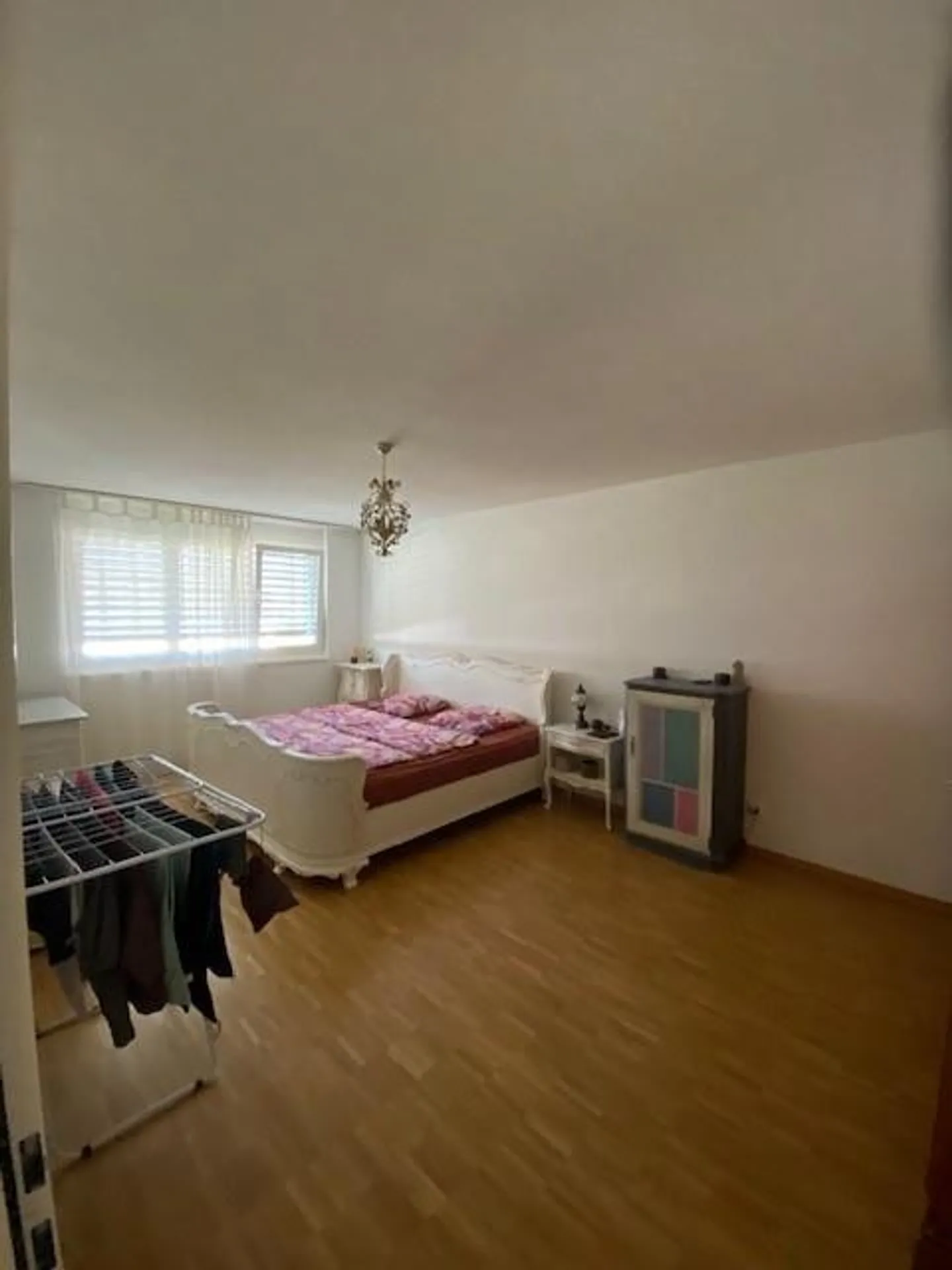 Ampio appartamento di 4,5 stanze con grande balcone - Foto 5 di 10