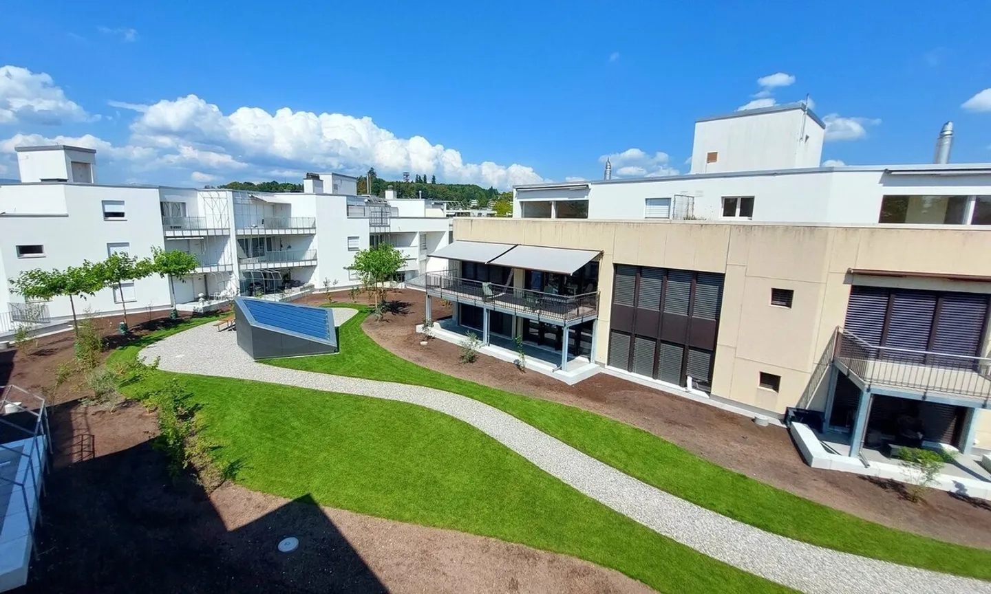 Top renovated apartment in the heart of Lyss - Photo 4 of 5