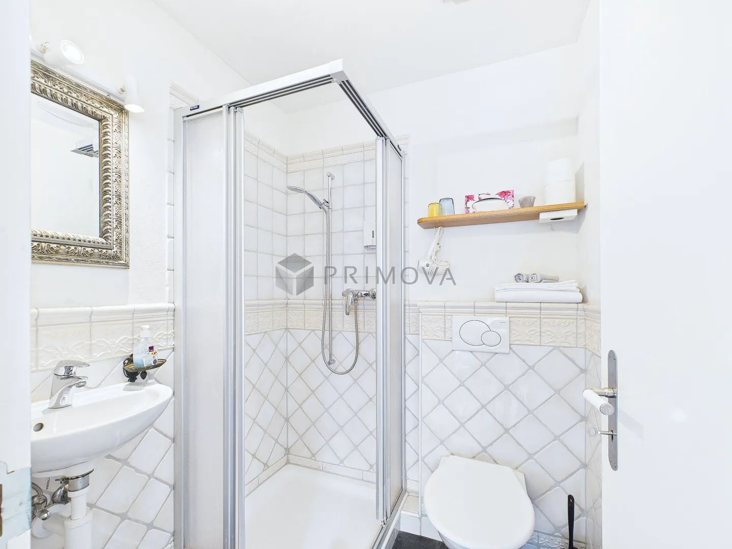 Rare opportunity for a charming townhouse with garden in close proximity to the SBB train station - Photo 4 of 6