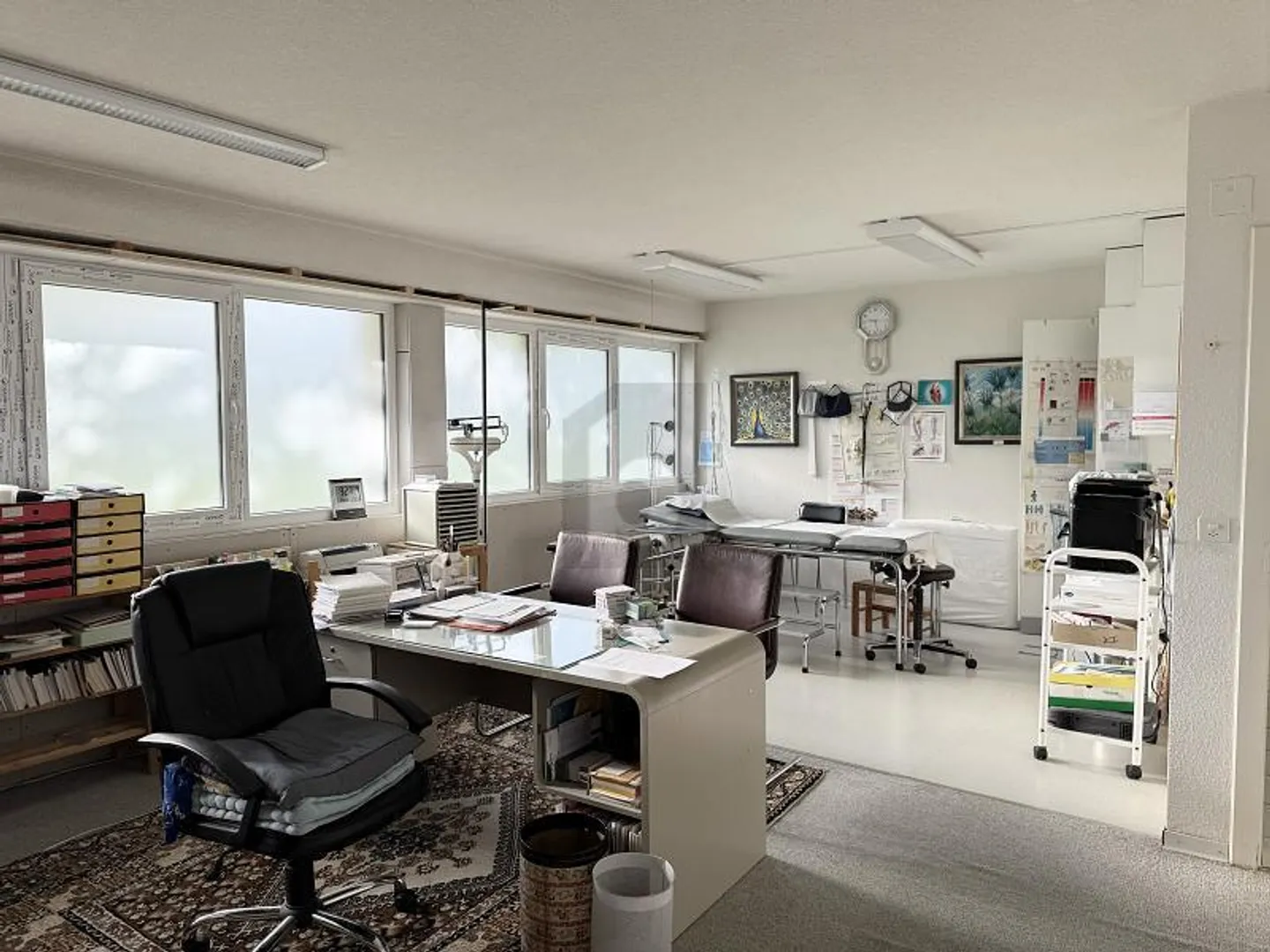 GERÄUMIGES MEDIZINISCHES BÜRO! - Foto 5 von 6