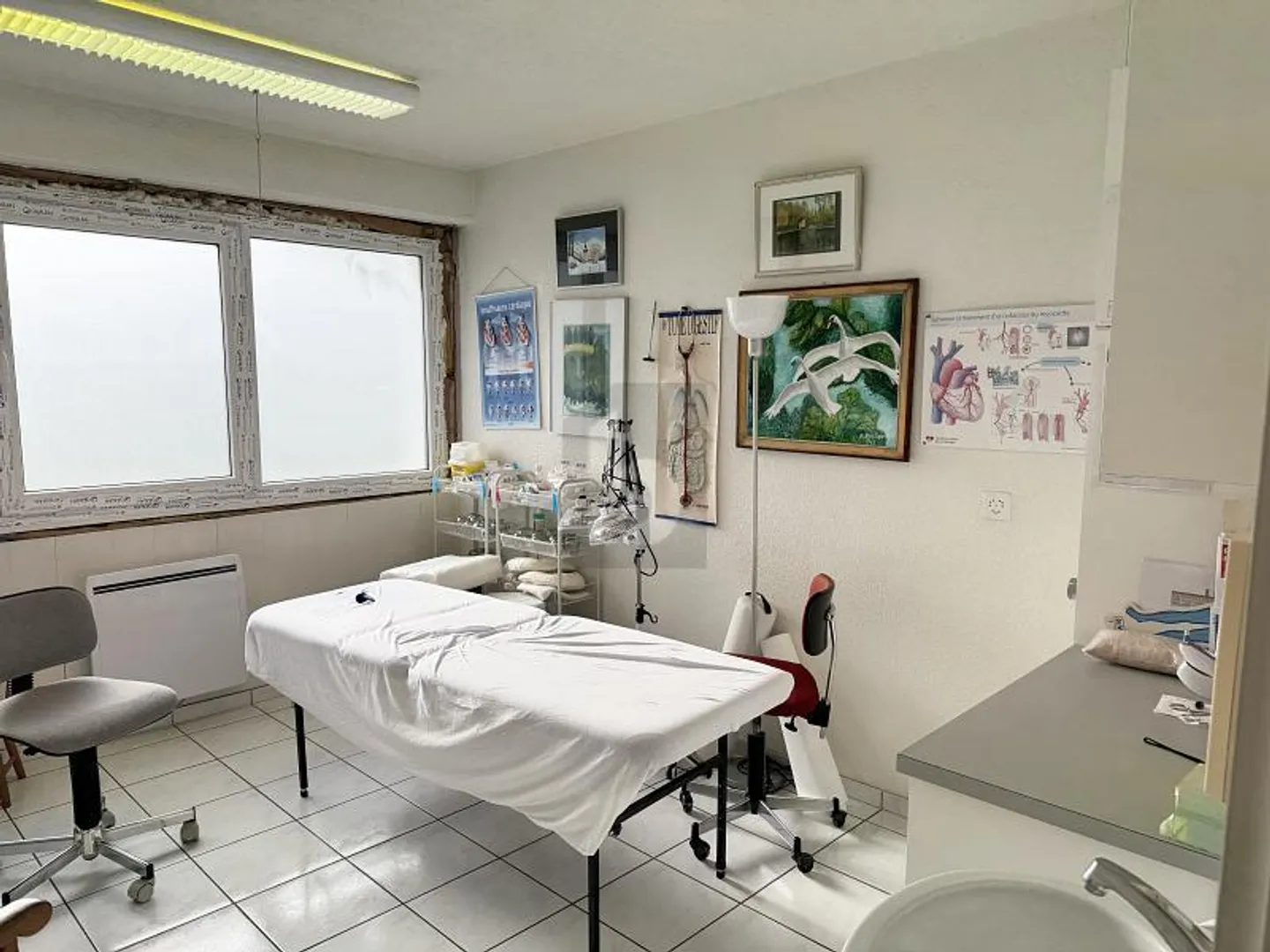 GERÄUMIGES MEDIZINISCHES BÜRO! - Foto 4 von 6