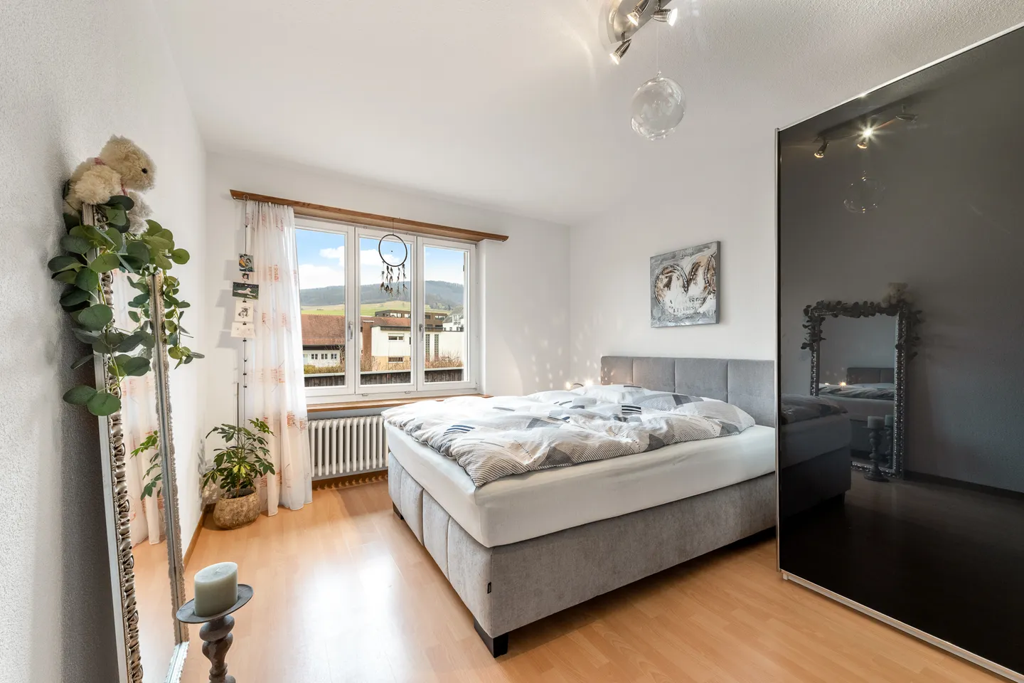 Charming 5.5–7.5 Room Single-Family House with Sunny Garden - Photo 5 of 10