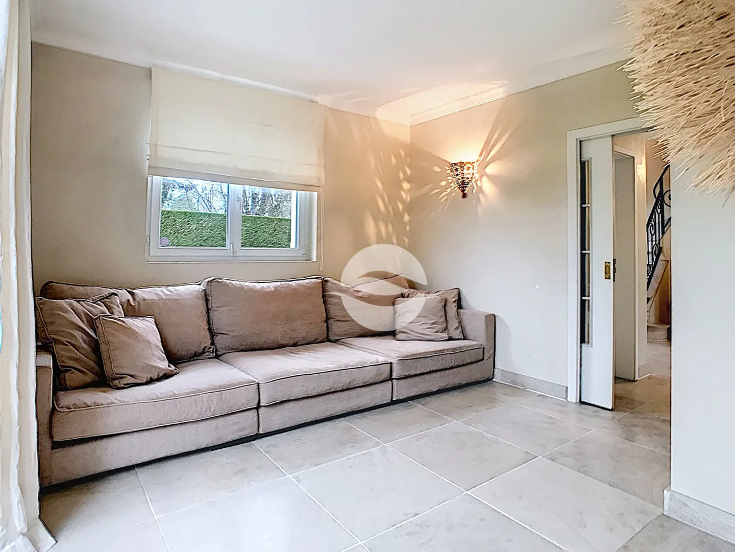 Magnificent detached villa with 4 bedrooms and swimming pool - Photo 7 of 17