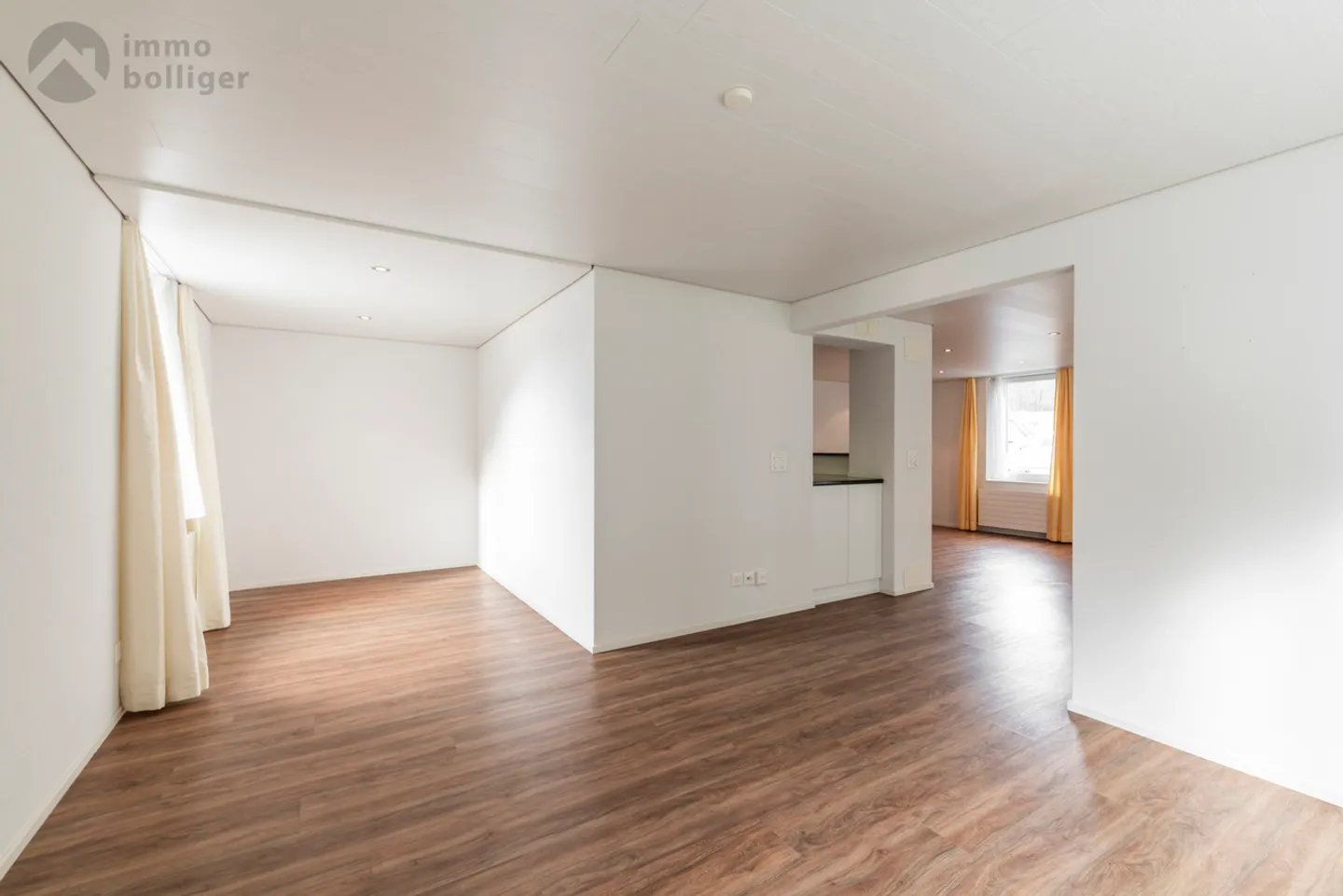 History Meets Modernity: Stylish Single-Family Home with Great Potential in Zofingen - Photo 6 of 13