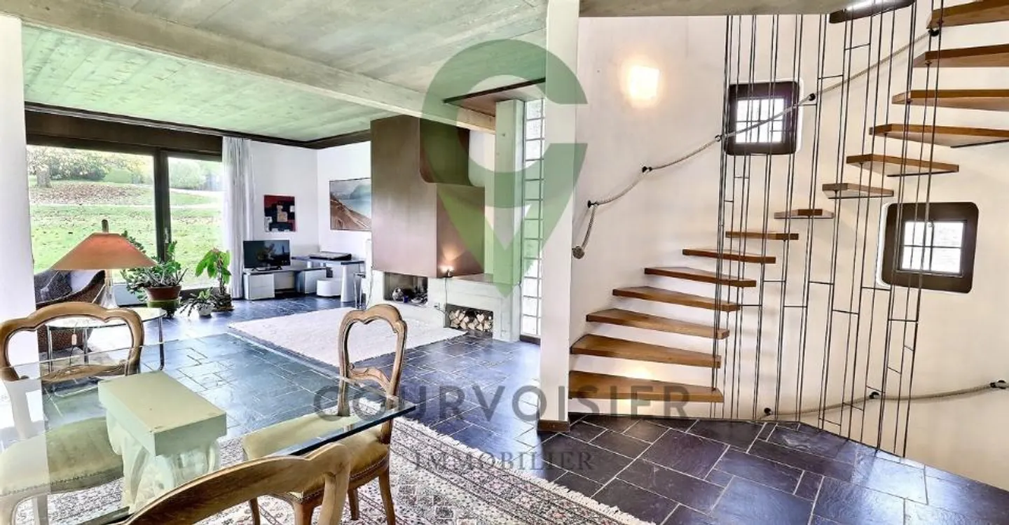 Casa Familiare Brutalista Unica - Foto 3 di 11
